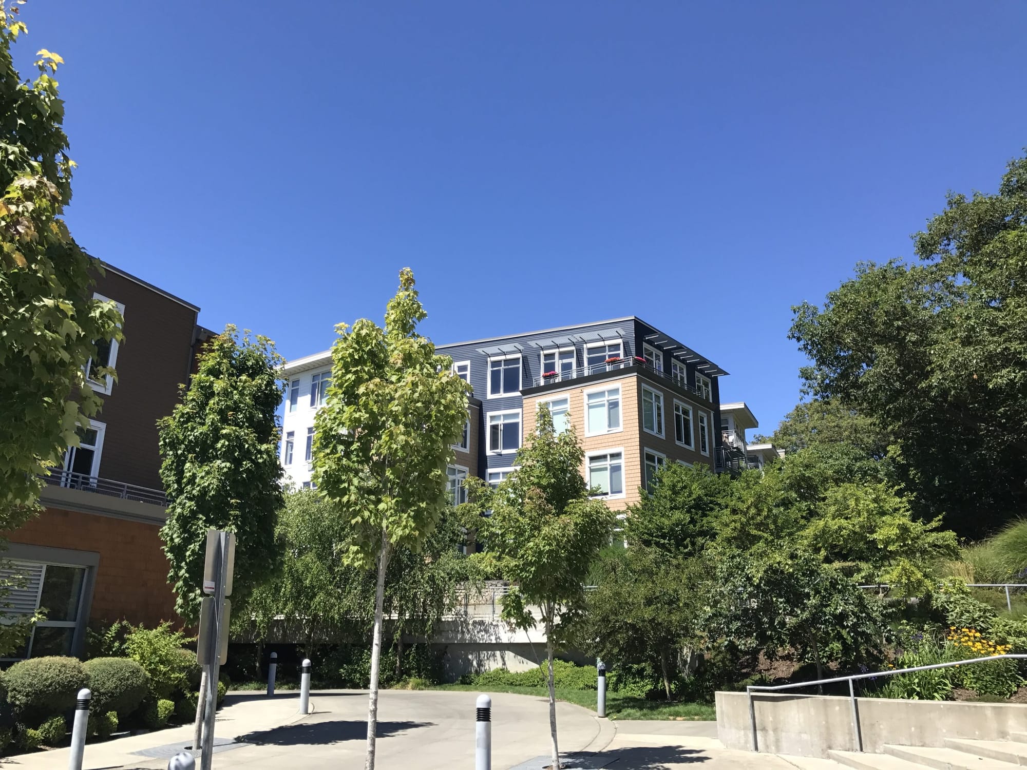 What We’re Reading: Los Angeles Again, Biketiquette, And Space Hungry