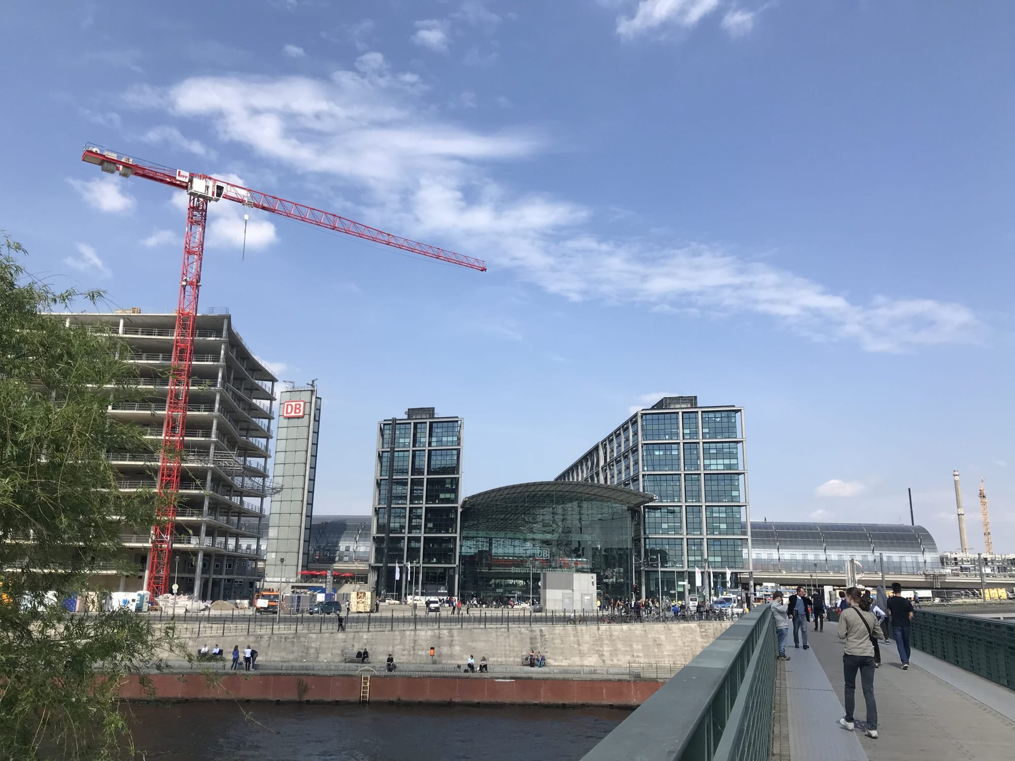 What We’re Reading: Double-Decker E-Buses, Building Up, and New Tacoman Urbanites