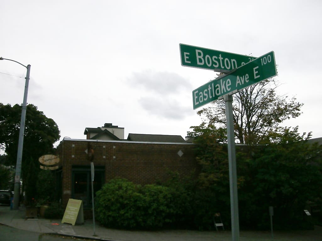 SDOT Considers Alternatives to Eastlake Bike Lanes, But It’s Clear There Are None