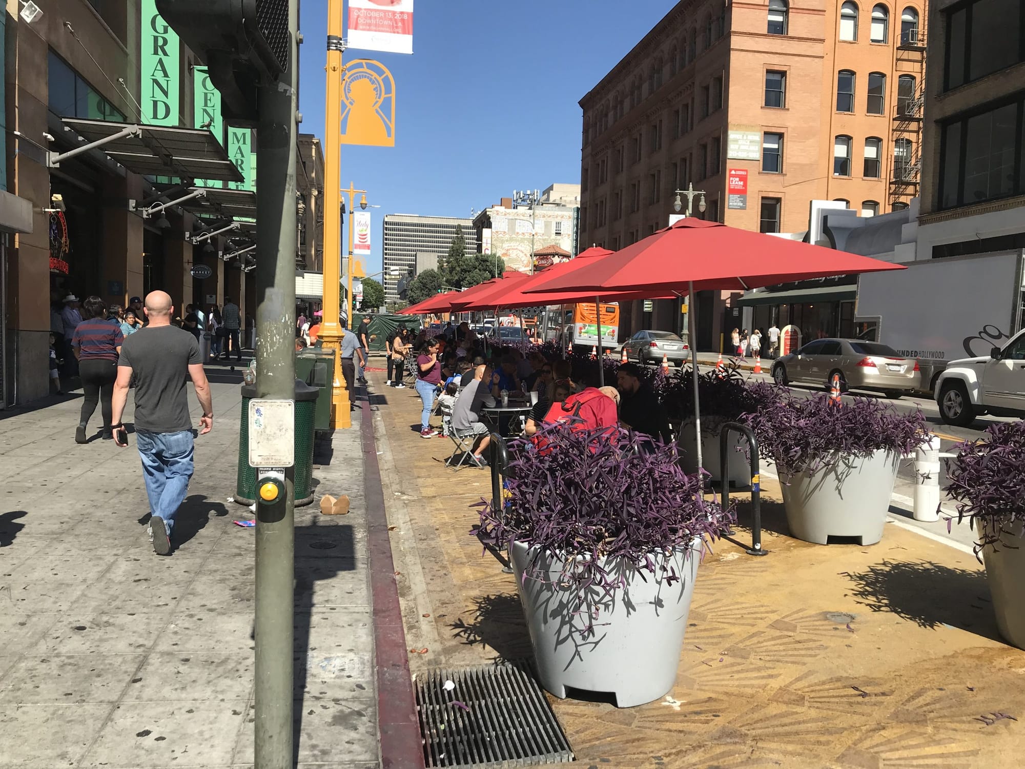 What We’re Reading: Death Nail, Lively Fences, and Showbox Saga