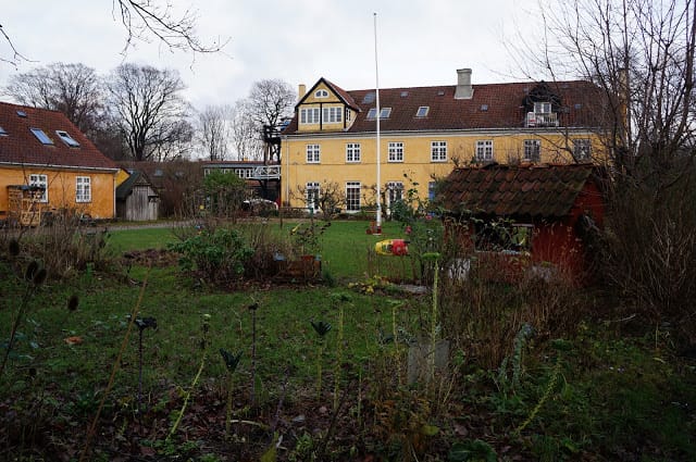 Christiania housing area courtyard occupying a former military area. (Roxanne Glick)
