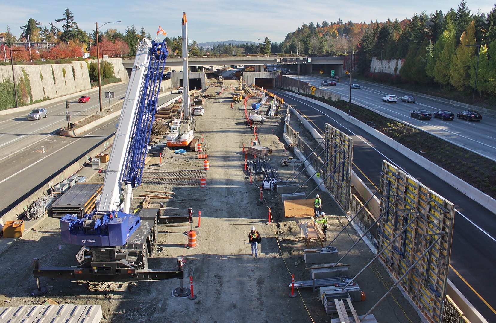 Mercer Island Station progress as of October 2017. East Link opens in 2023. (Credit: SounderBruce, Wikimedia Commons)