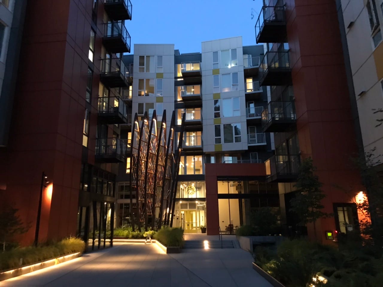 What We’re Reading: Re-inventing the Mall, Re-envisioning Streets, and River Cleanup