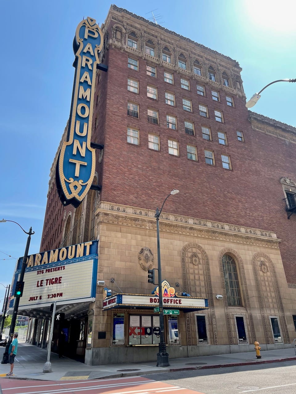 The Paramount’s Apartments: 1bd/1ba, Showstopping Location