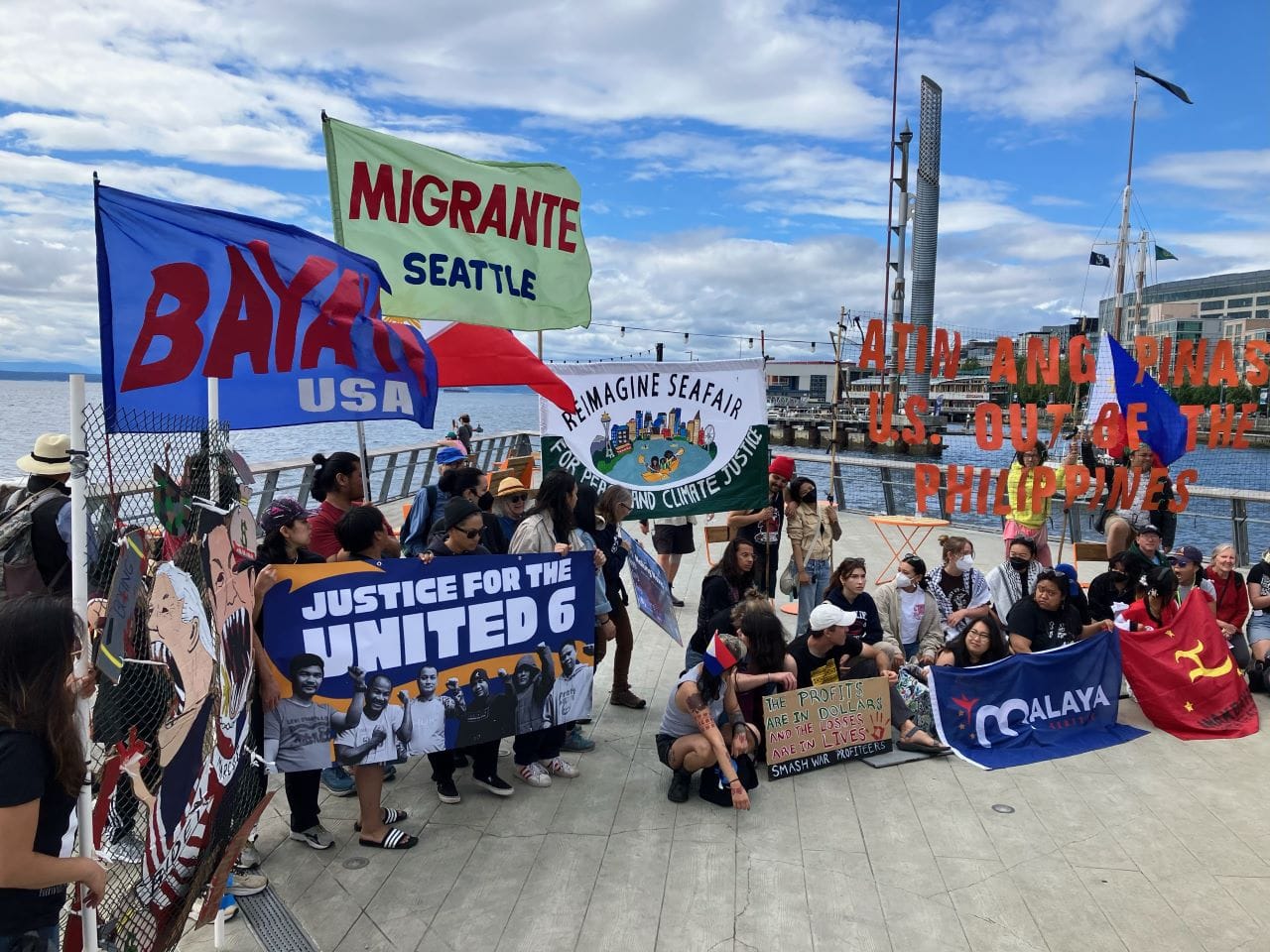 Op-Ed: Seattle Should End the Polluting Blue Angels Airshow